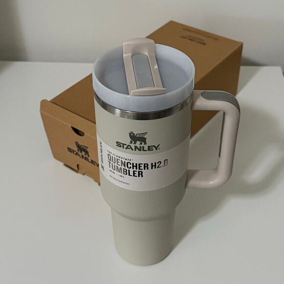 NWT Stanley 40oz Dune Quencher H2.0 FlowState Tumbler - Picture 5 of 7
